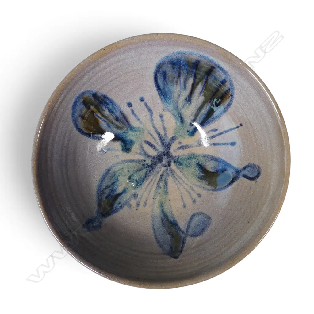 Helen Mason (1915-2014) large floral decorated bowl with pale mauve glaze interior, Image 1++