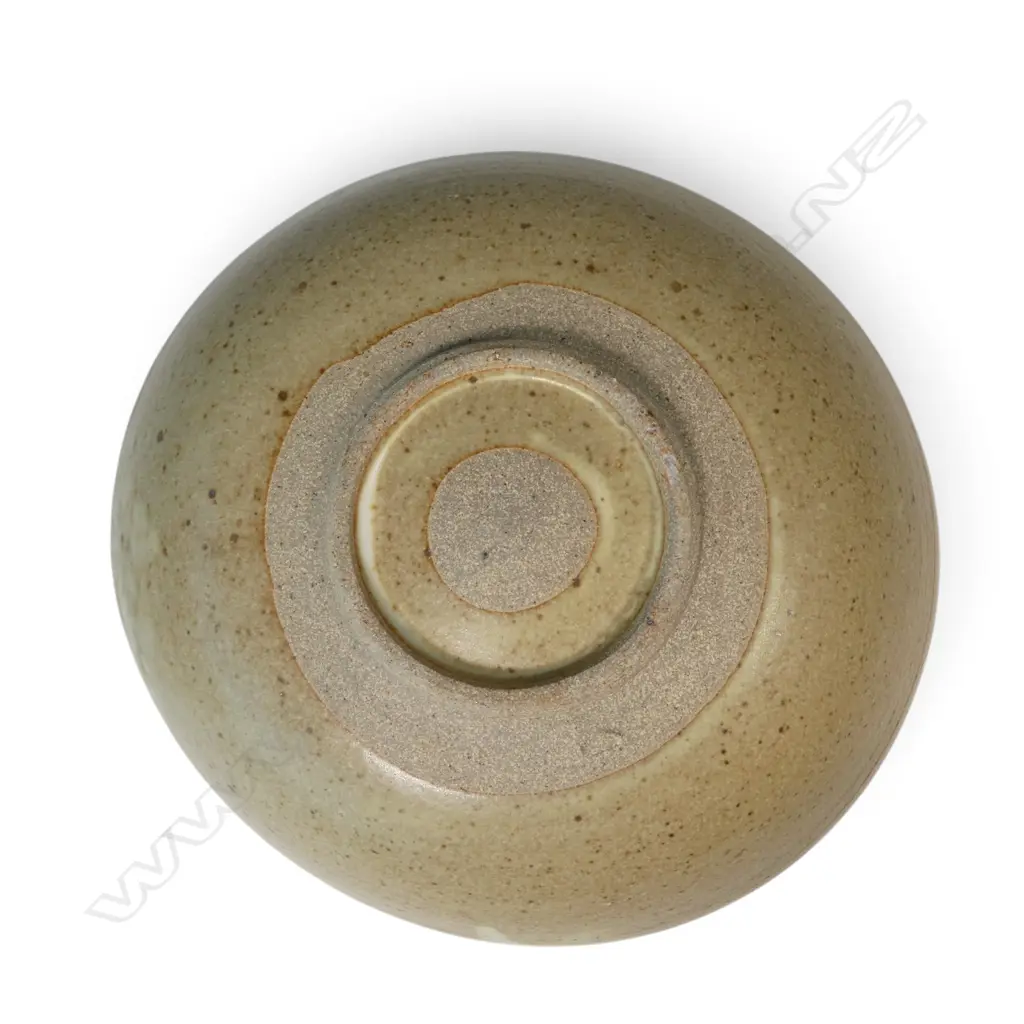Helen Mason (1915-2014) large floral decorated bowl with pale oatmeal glaze interior, Image 1++