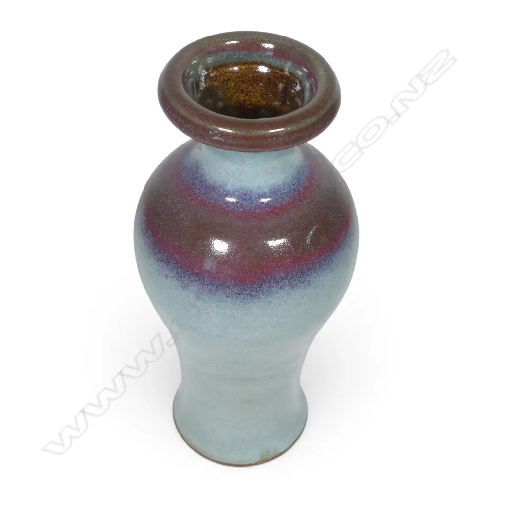 Graeme Storm baluster vase, Image 1++
