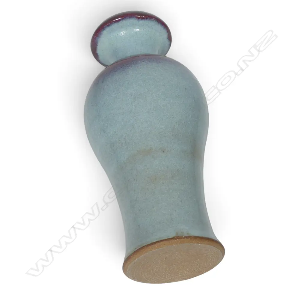 Graeme Storm baluster vase, Image 1++
