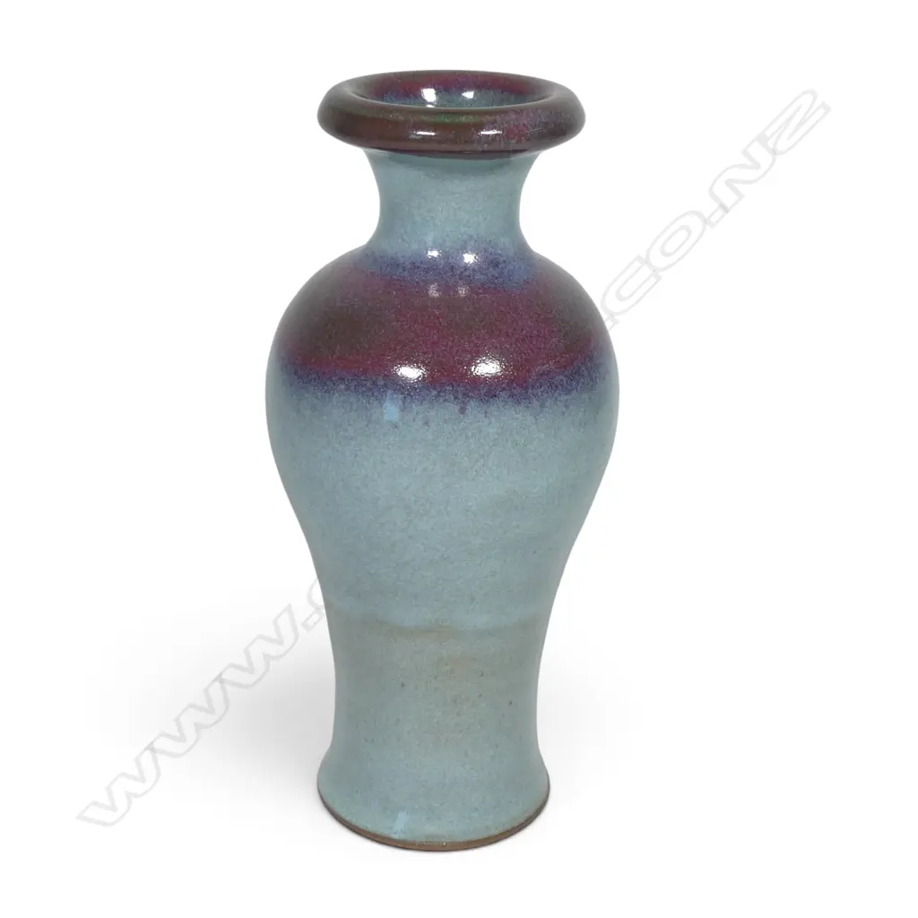 Graeme Storm baluster vase, Image 1++
