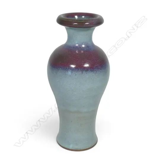 Graeme Storm baluster vase,
