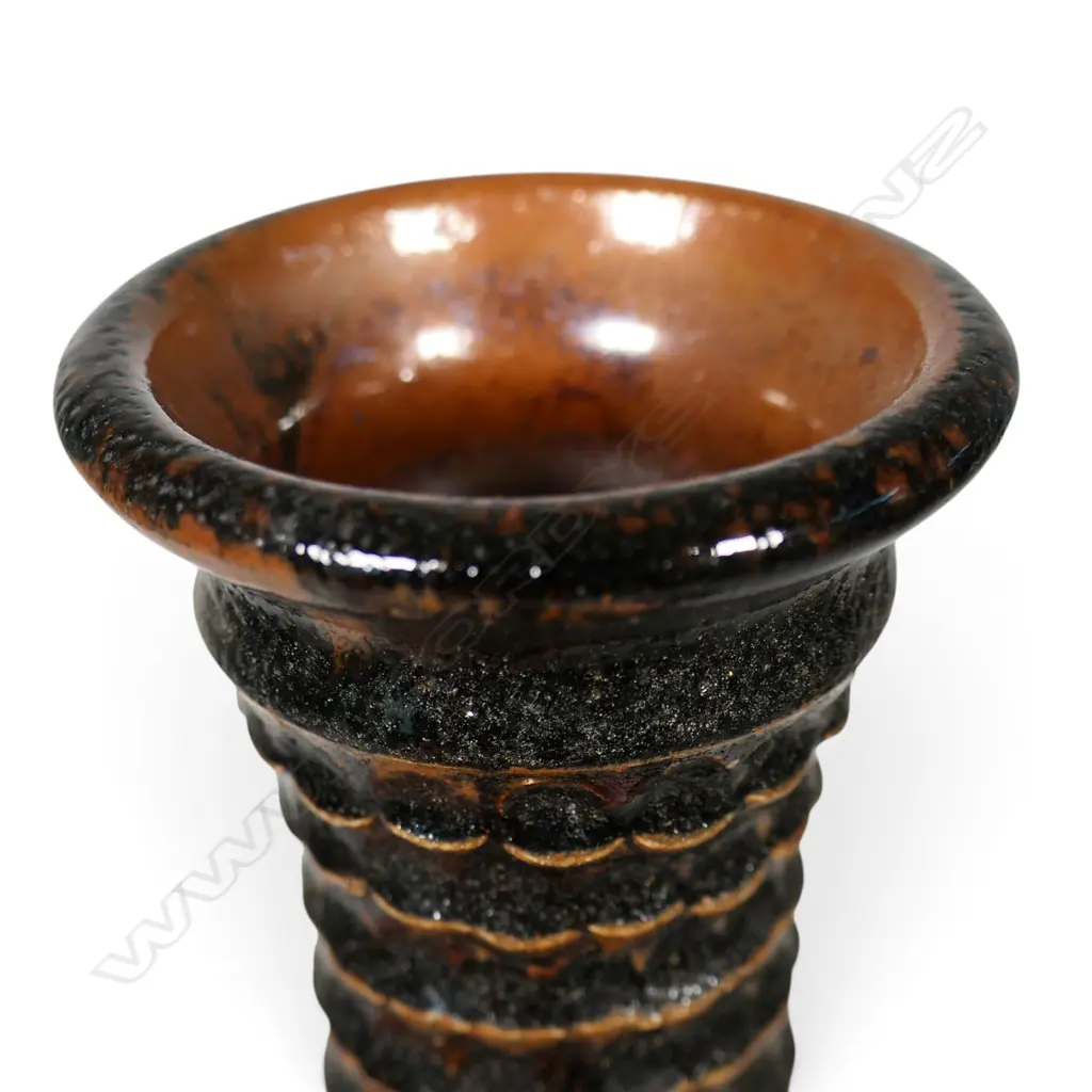 Graeme Storm vase with long textured neck, Image 1++