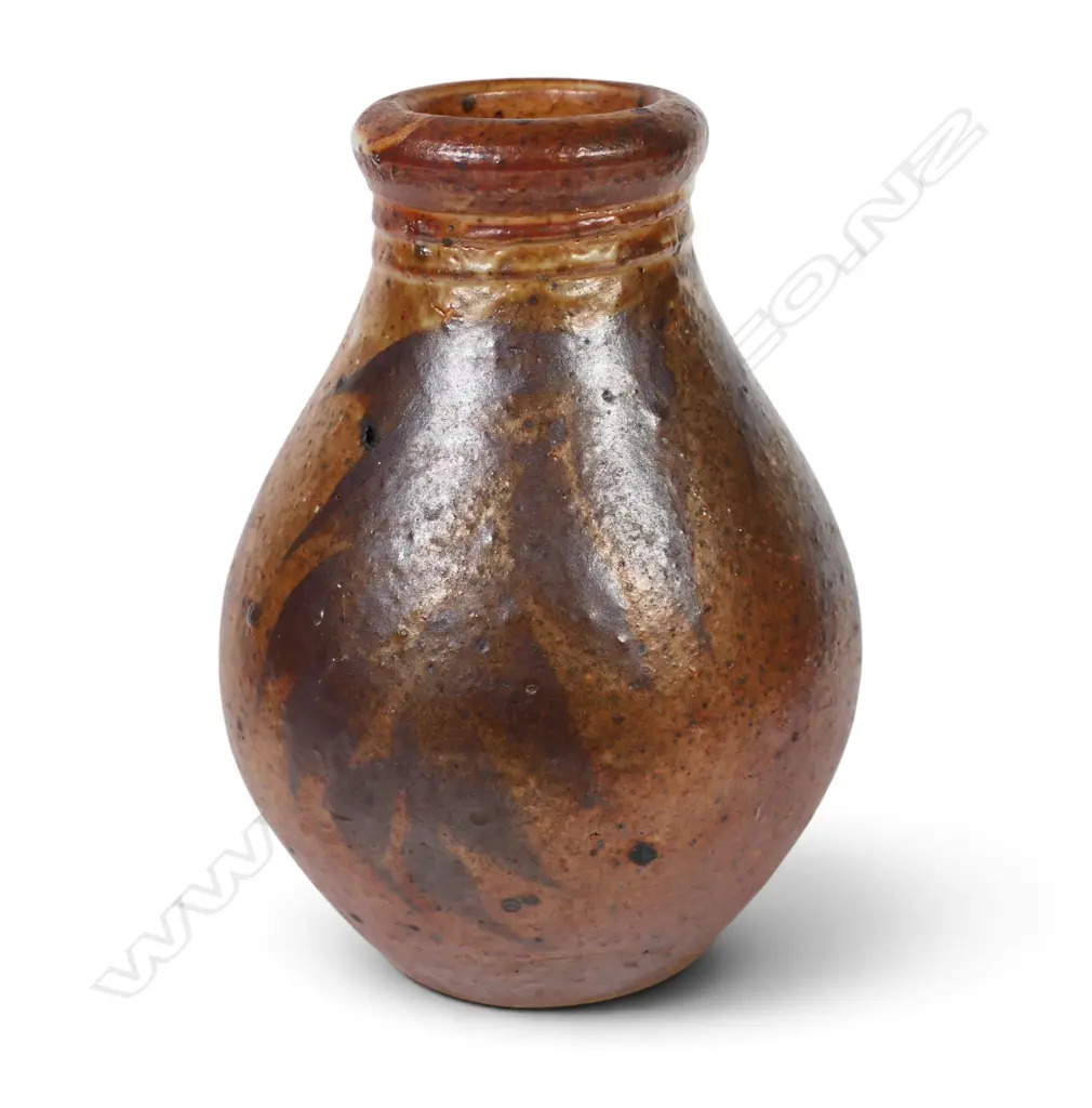 Peter Alger globular vase, Image 1++