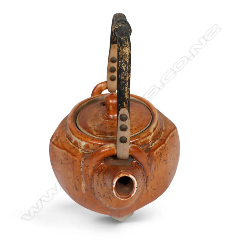 Peter Alger shino glazed tea pot, Image 1++