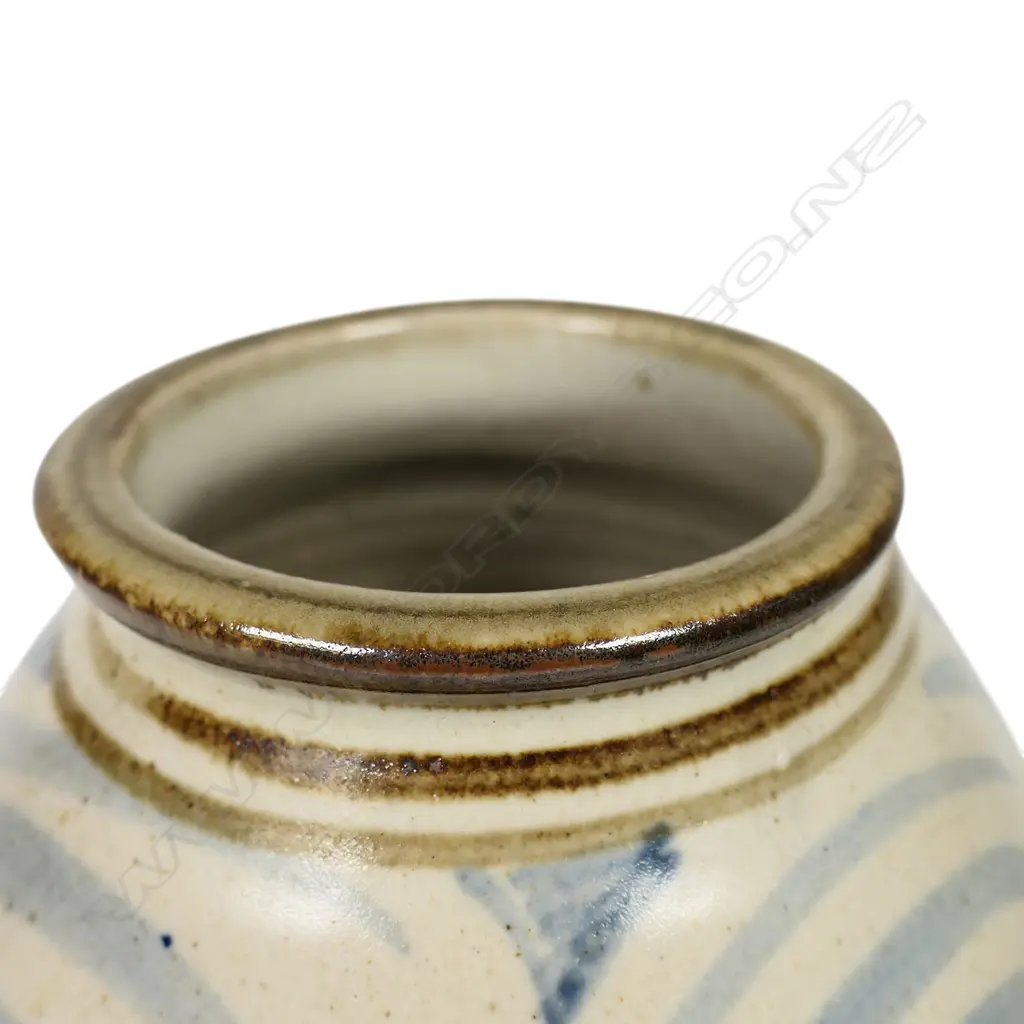 Bernard Leach (UK) (1887–1979) stoneware vase, Image 1++