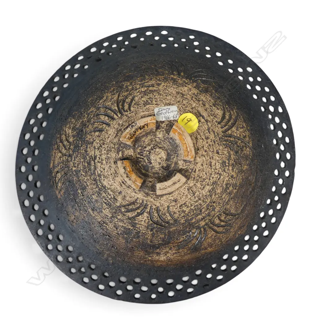 Ian Godfrey (UK) fine footed dish c.1966-1968, Image 1++