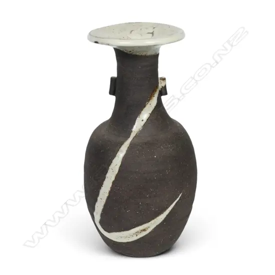 Rare Janet Leach (UK 1918 – 1997) St. Ives vase,