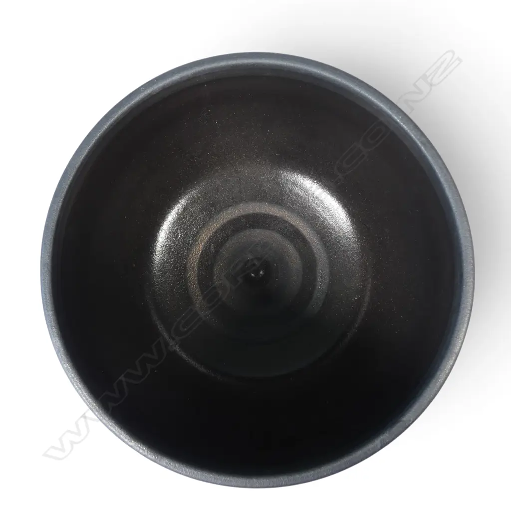 Anneke Borren black ceramic bowl, Image 1++