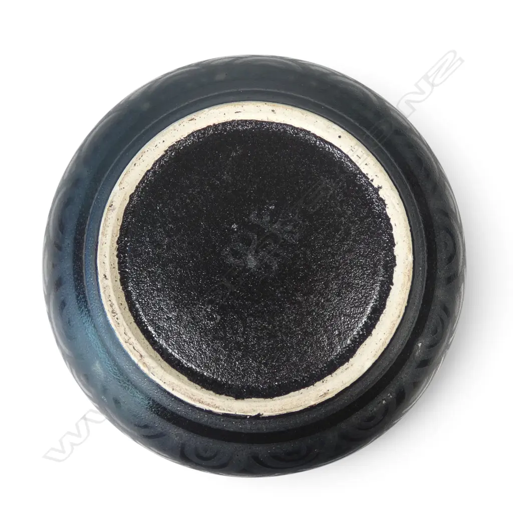 Anneke Borren black ceramic bowl, Image 1++
