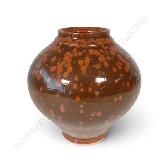 Barry Hockenhull porcelain vase,