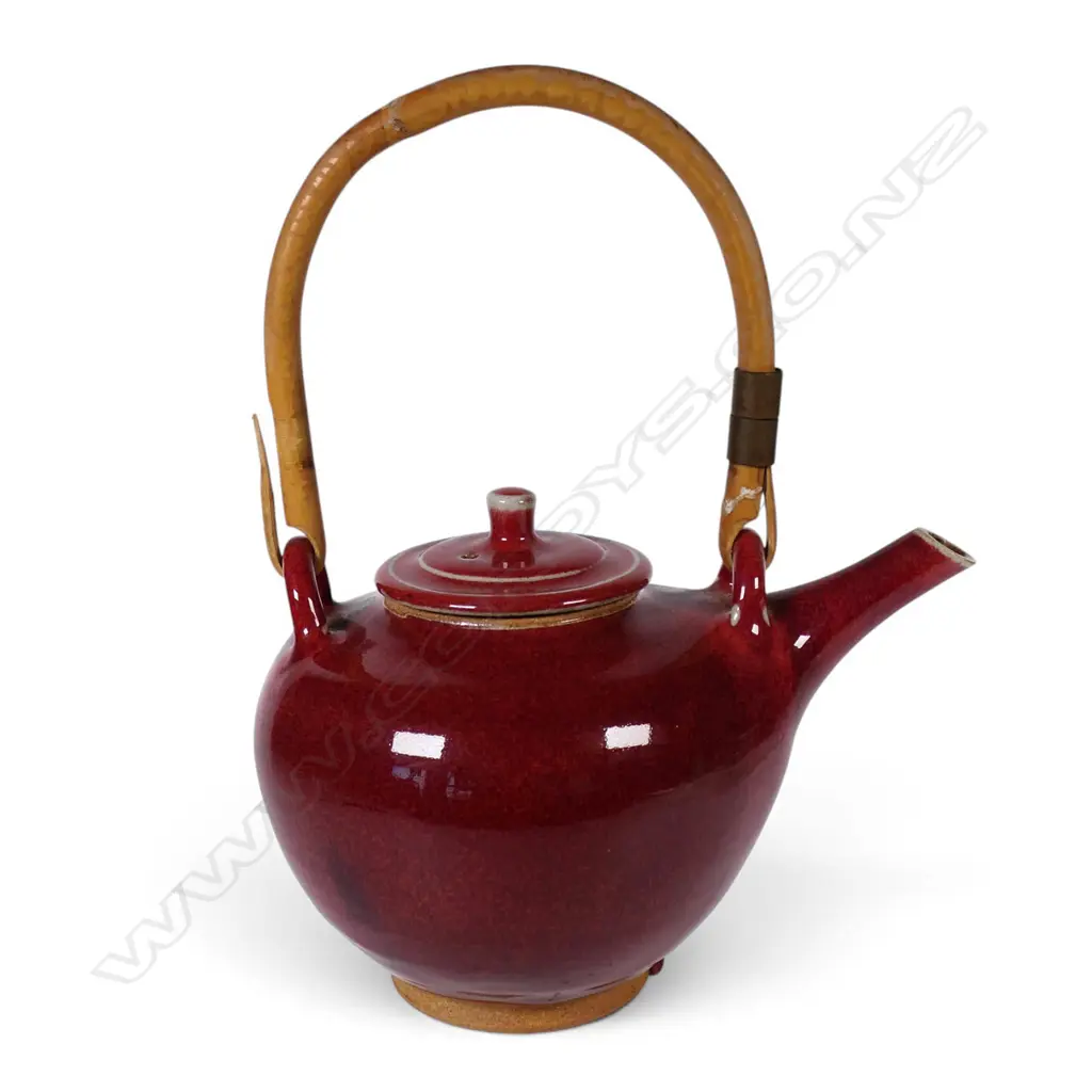 Campbell Hegan red glazed teapot, Image 1++