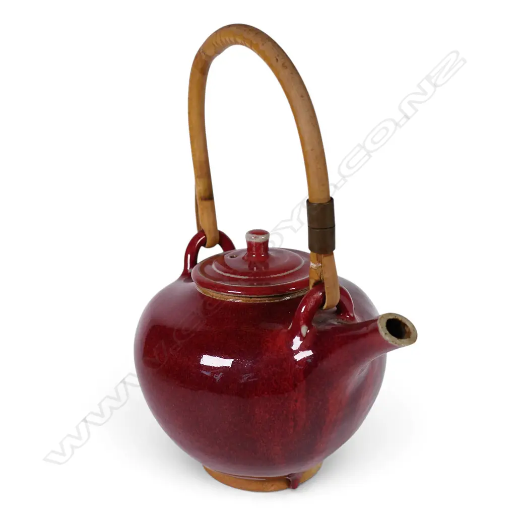 Campbell Hegan red glazed teapot, Image 1++