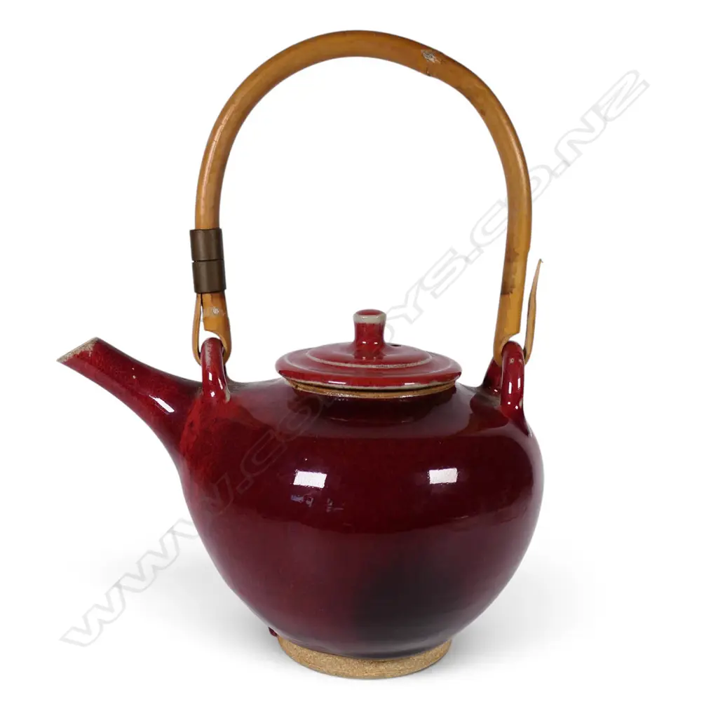 Campbell Hegan red glazed teapot, Image 1++