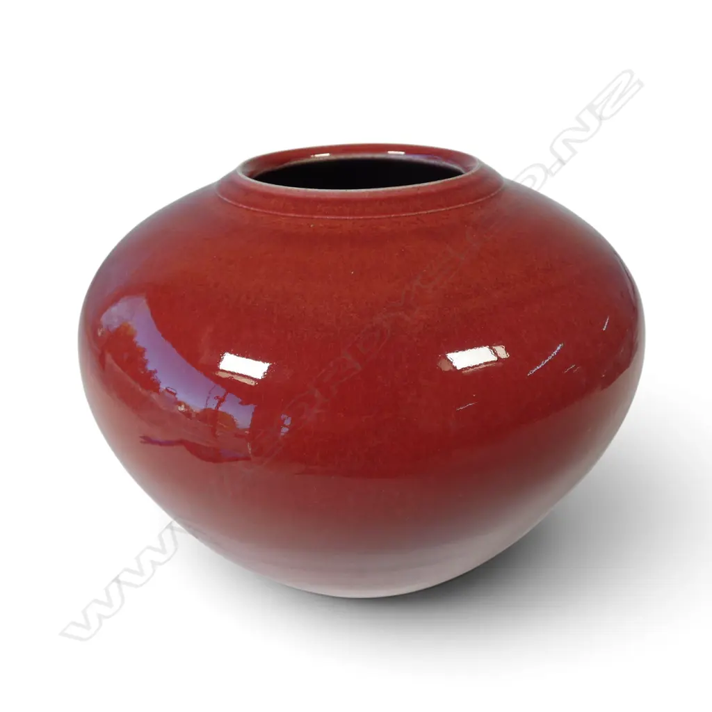 Craig Hall squat red glazed vase c.1980’s, Image 1++