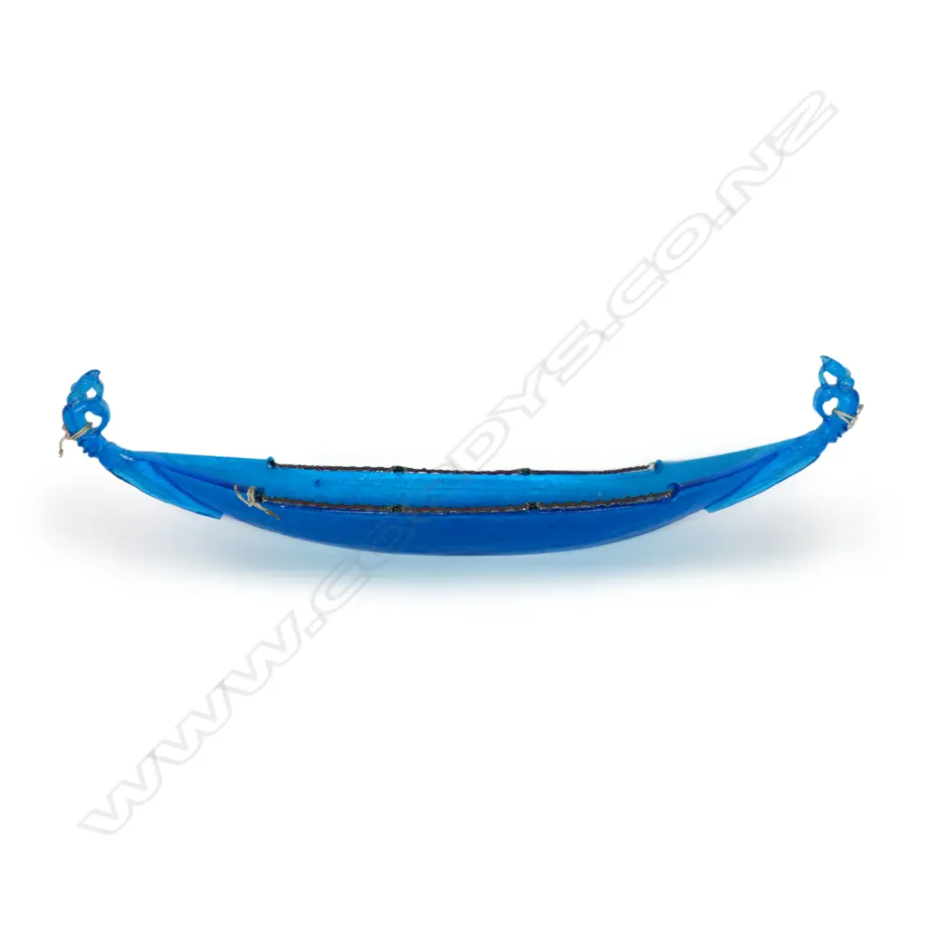 Shona Firman cast glass Manaia Waka, Image 1++