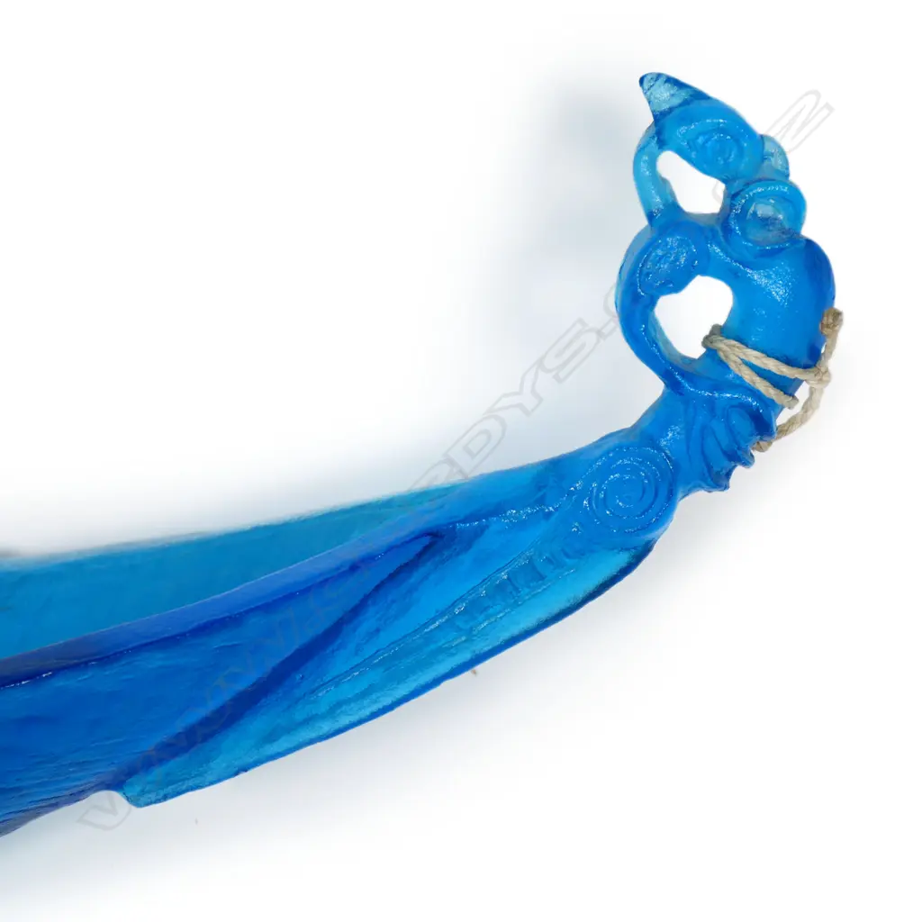 Shona Firman cast glass Manaia Waka, Image 1++