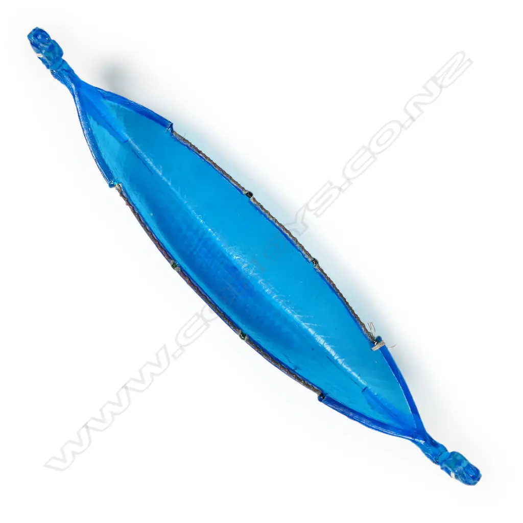 Shona Firman cast glass Manaia Waka, Image 1++