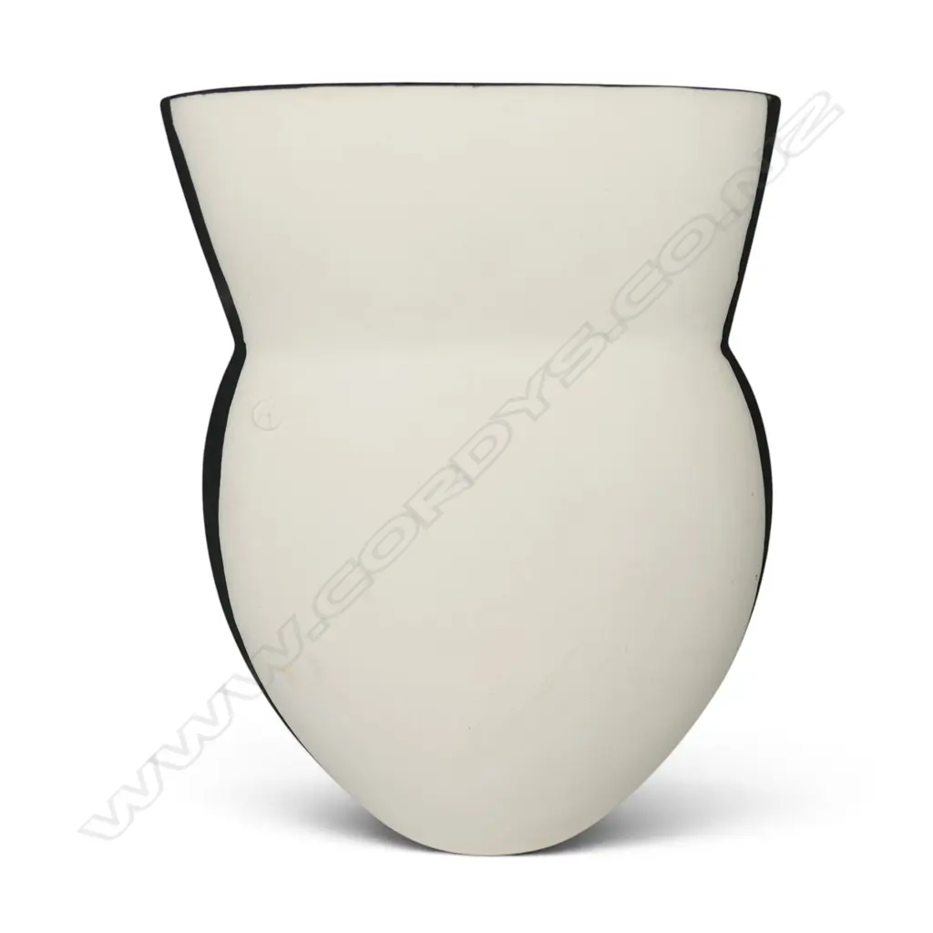 Alice Rose illusion vase, Image 1++