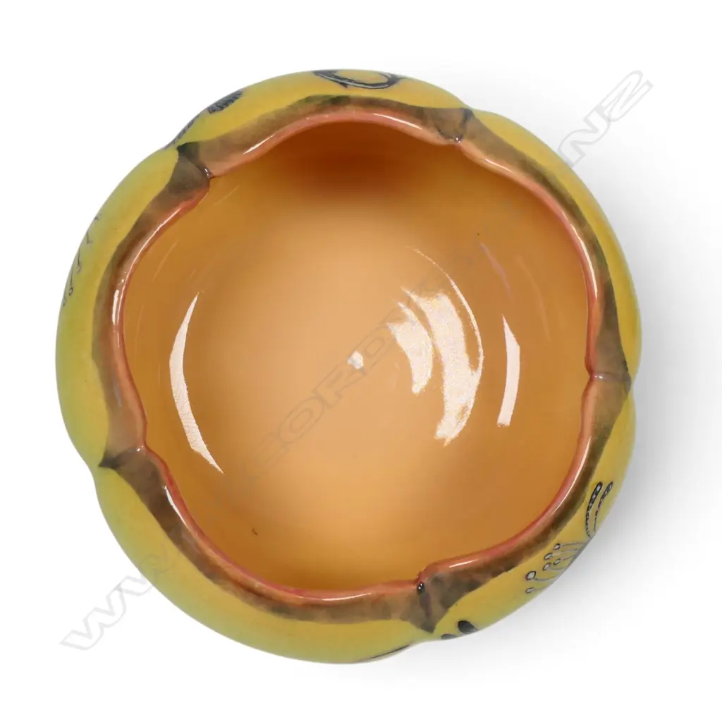 Rosy & Rich porcelain bowl on stand, Image 1++