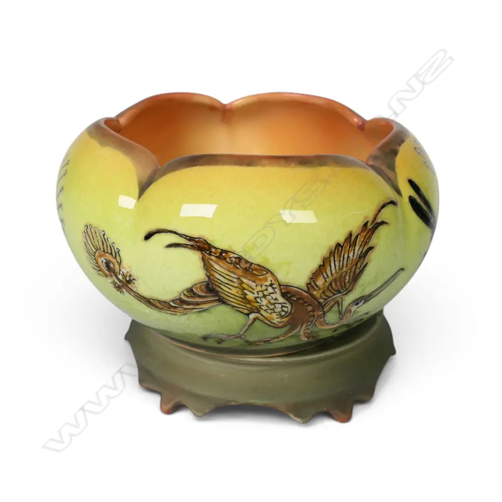 Rosy & Rich porcelain bowl on stand, Image 1++