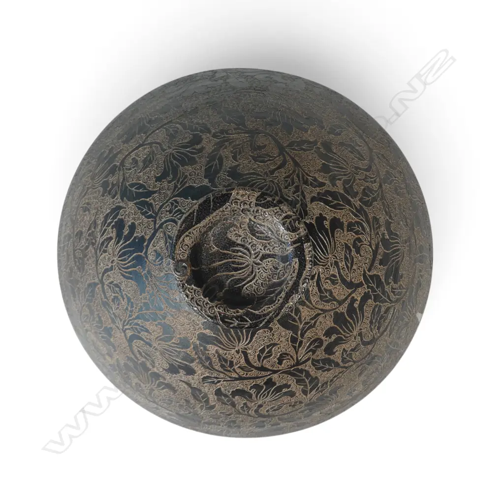 Sang Sool Shim and Keum Sun Lee terracotta pedestal bowl, with sgraffito floral design to sides and celadon glazed interior. H180mm. Dia.340mm Image 1++
