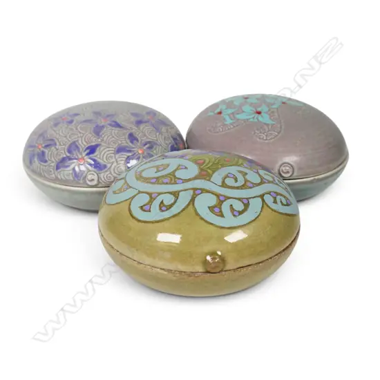 Three Keum Sun Lee trinket boxes,