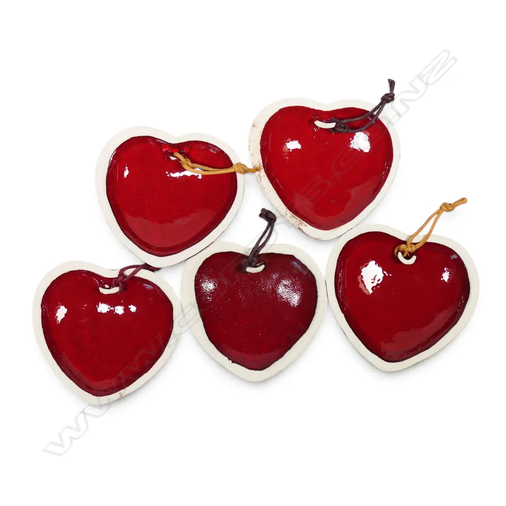 Five Keum Sun Lee small red wall hanging hearts. W.80mm. Image 1++