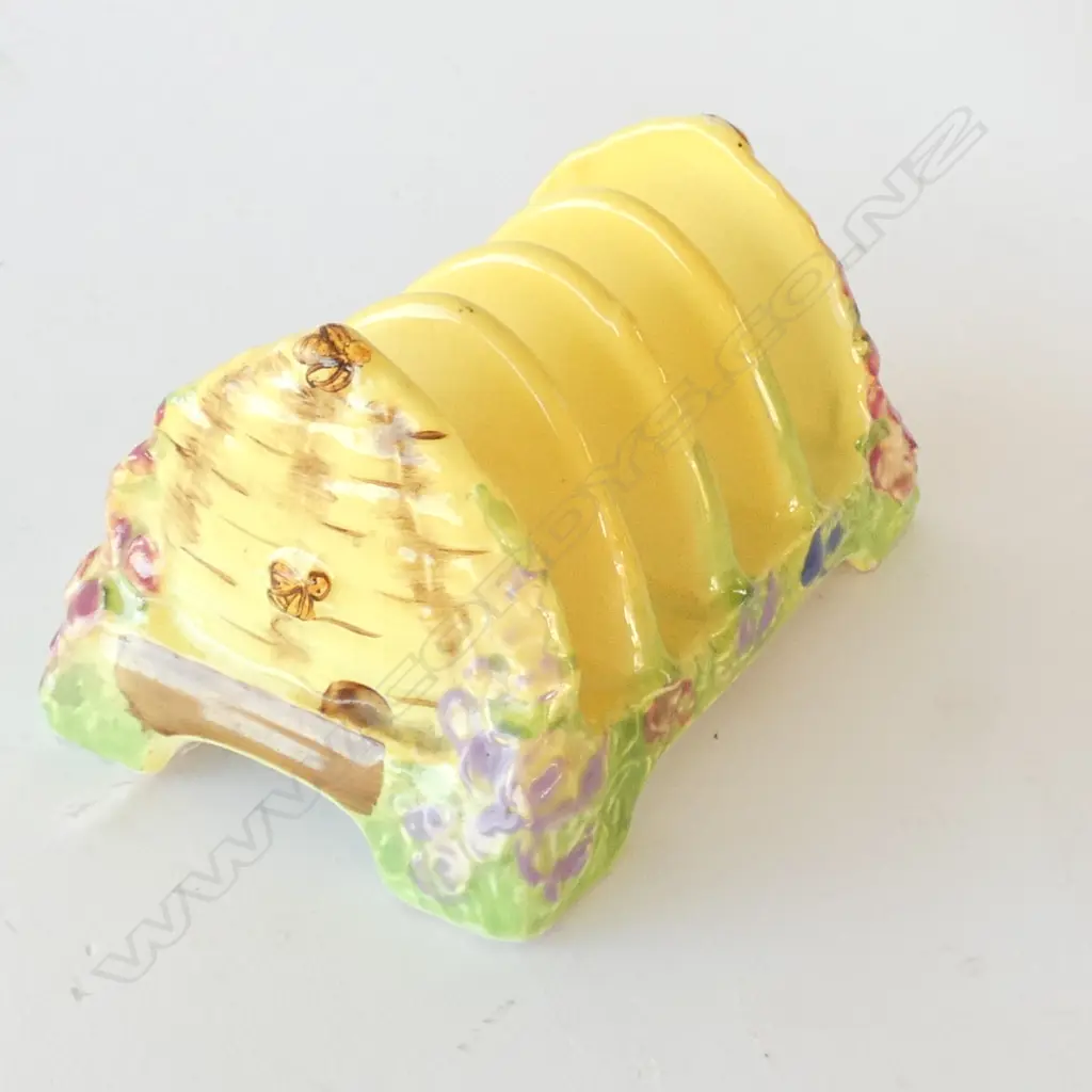 ROYAL WINTON - BEEHIVE Image 1++