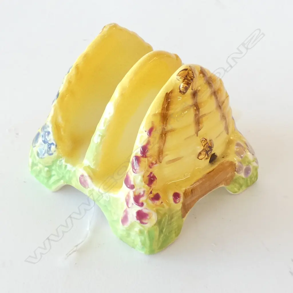 ROYAL WINTON - BEEHIVE Image 1++