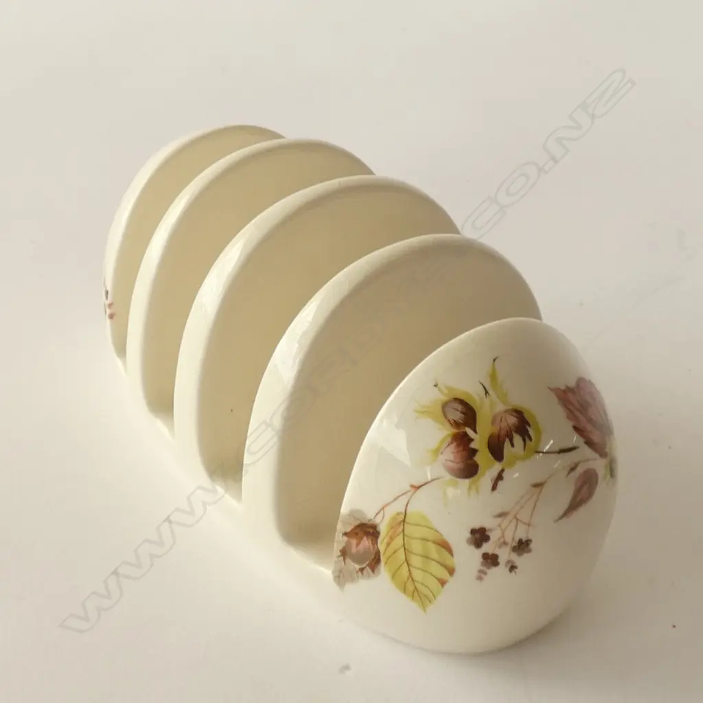 BESWICK - HAZEL NUT Image 1++