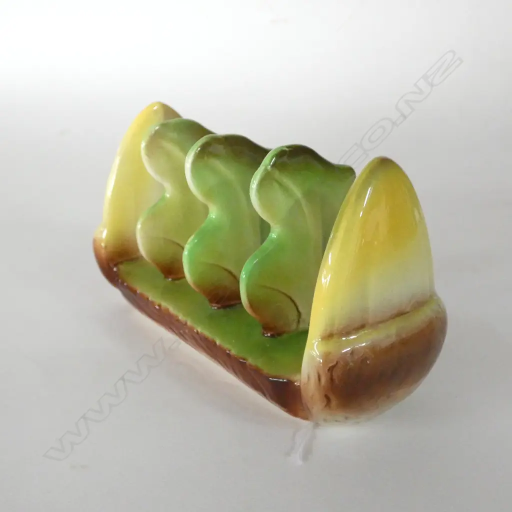 EASTGATE - OAK LEAVES AND ACORNS Image 1++