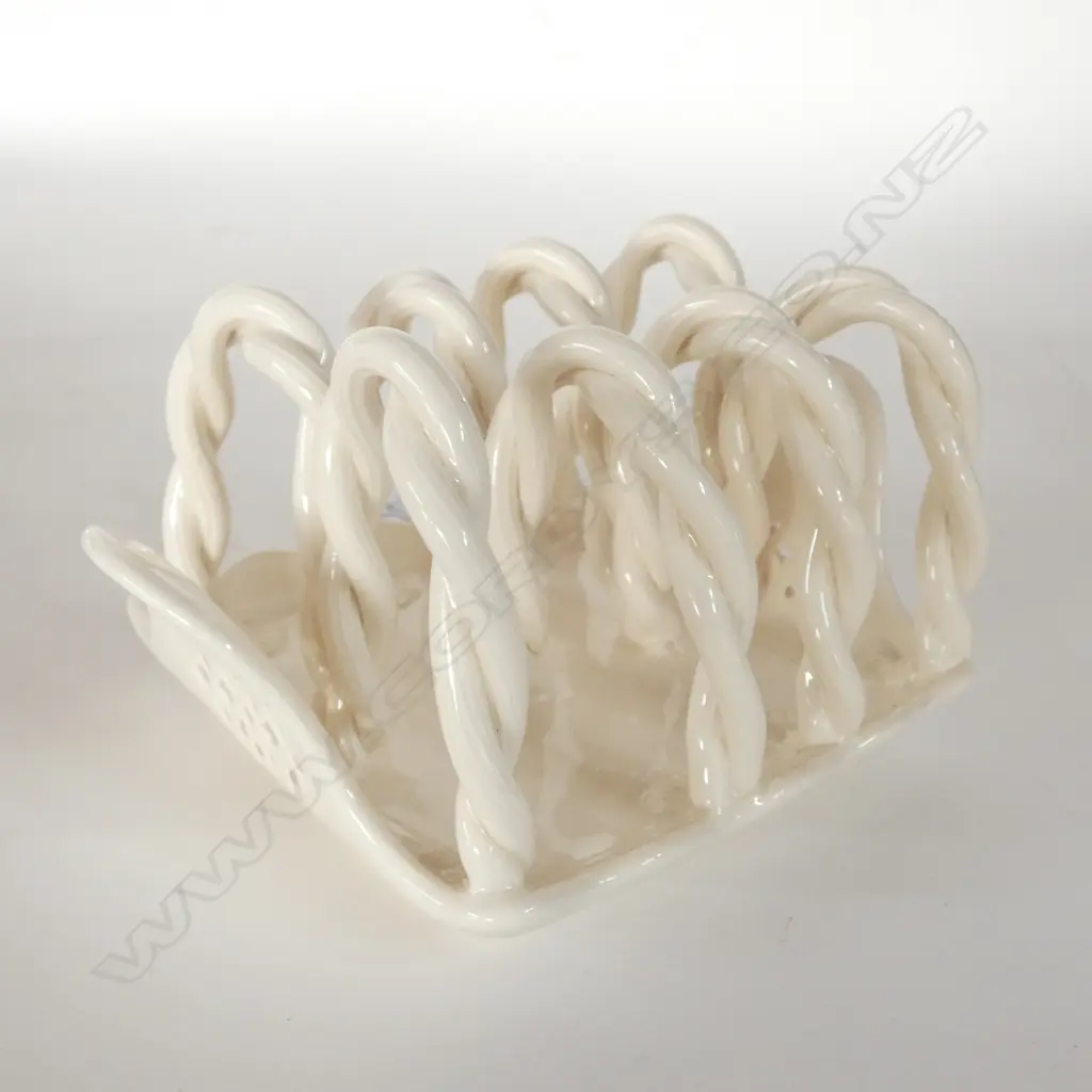 HARTLEY GREENS - CREAMWARE DOUBLE LOOPS Image 1++