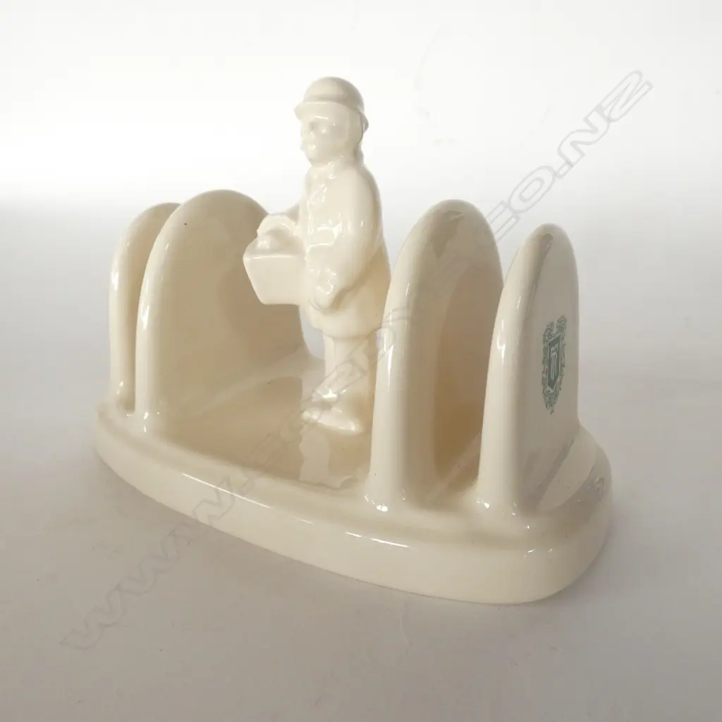 WADE - ADVERTISING WITH BREAD SELLER TO CENTRE Image 1++