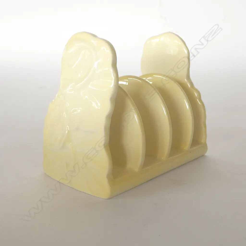 CARLTON WARE - YELLOW WATERLILY IN RELIEF Image 1++