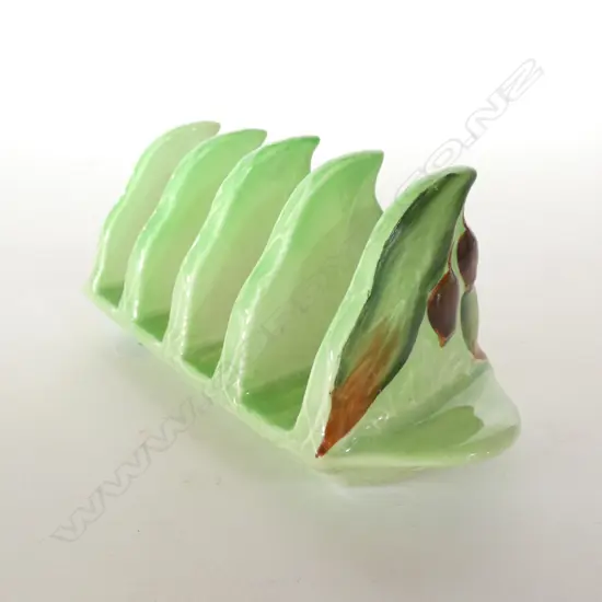 CARLTON WARE - GUM NUT