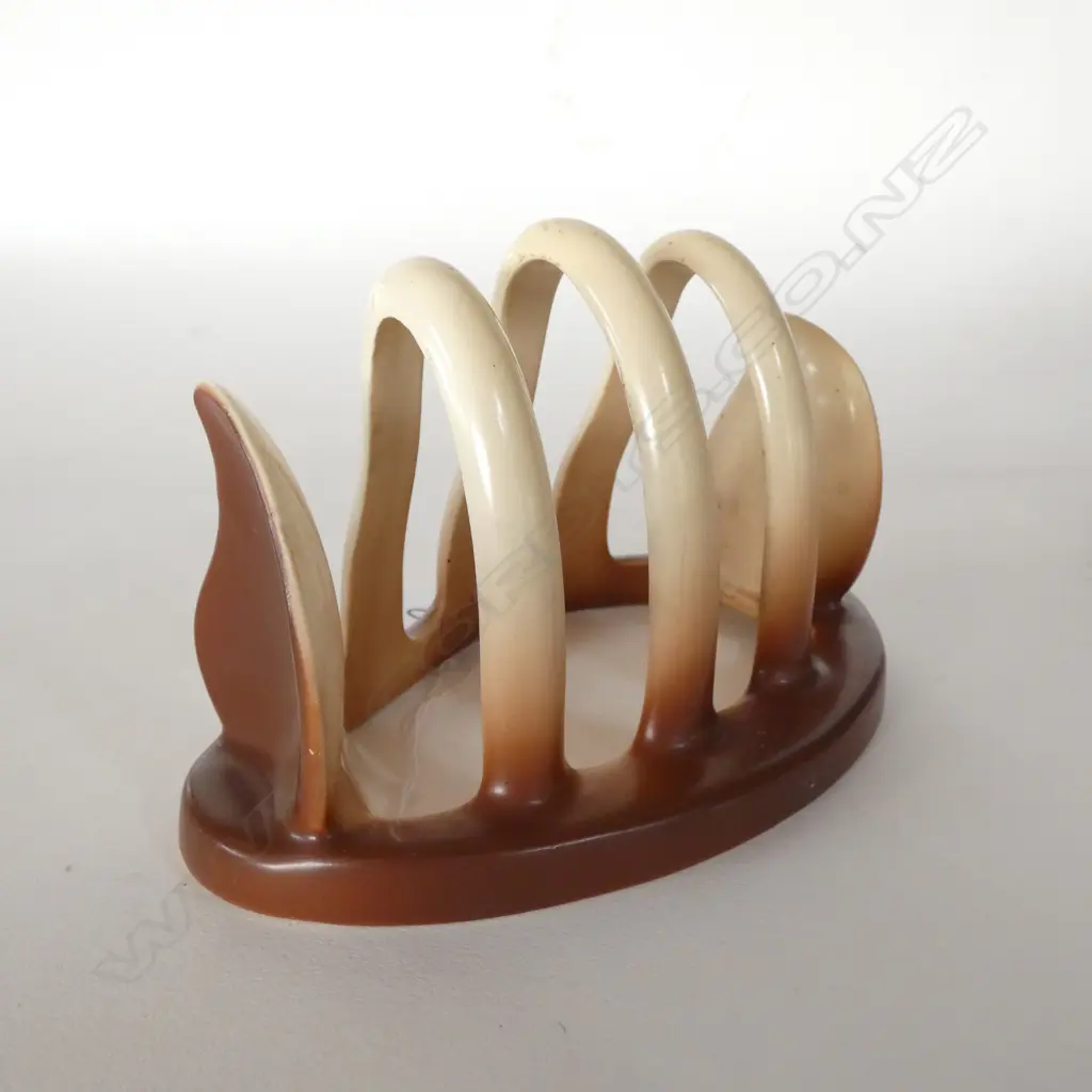 CARLTON WARE - CHOCOLATE GLAZE LEAF Image 1++