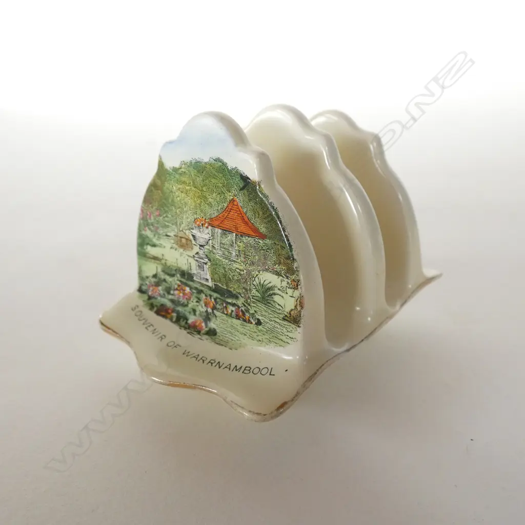 CARLTONWARE - SOUVENIR OF WARRNAMBOOL Image 1++