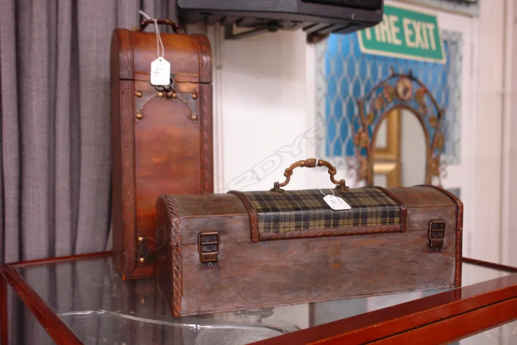 PR OF ANTIQUE STYLE WINE BOTTLE BOXES  Image 1++