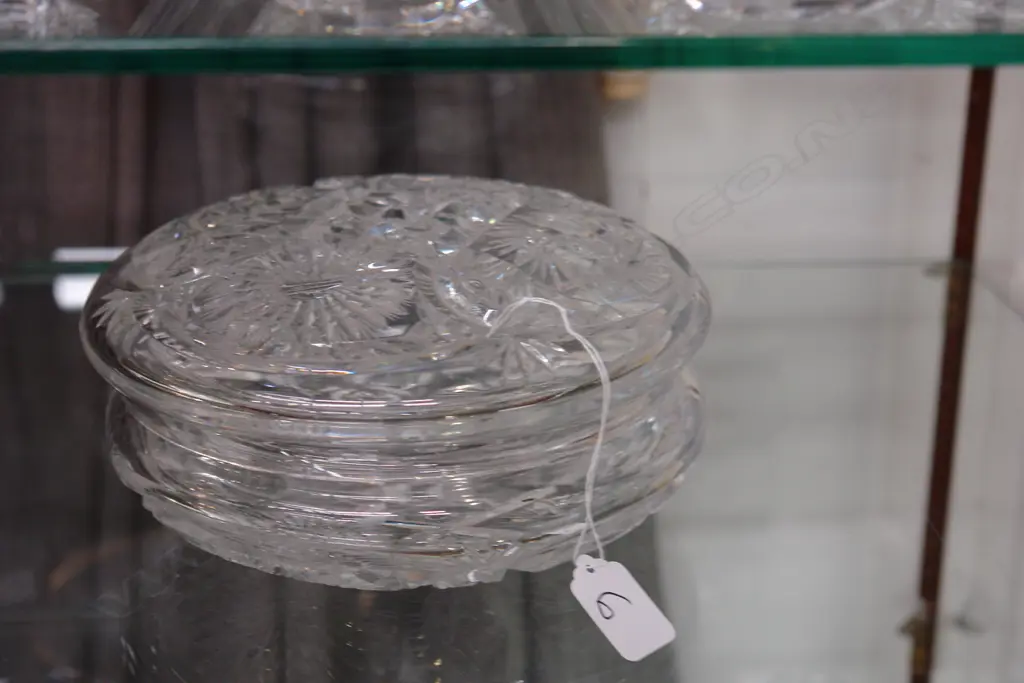 HAND CUT LIDDED CRYSTAL BOWL Image 1++