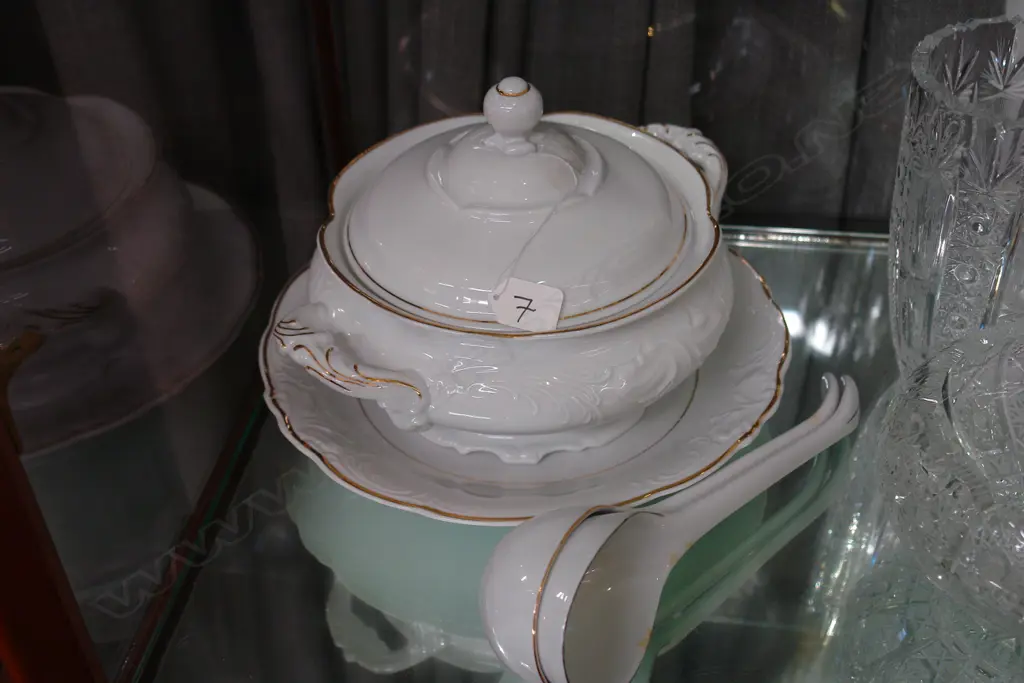 LIDDED TUREEN + SAUCER, LADLES Image 1++