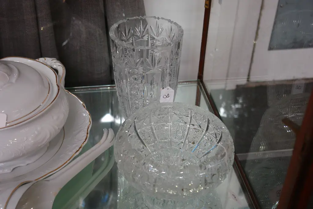 HANDCUT CRYSTAL BOWL & VASE Image 1++