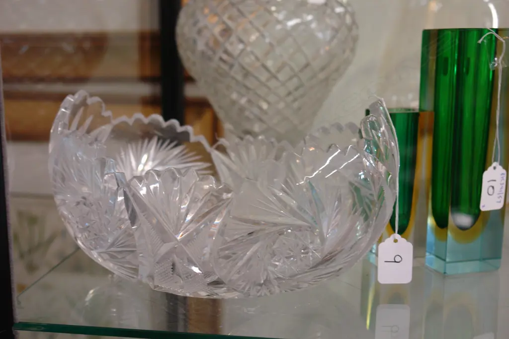 HAND CUT CRYSTAL BOWL Image 1++