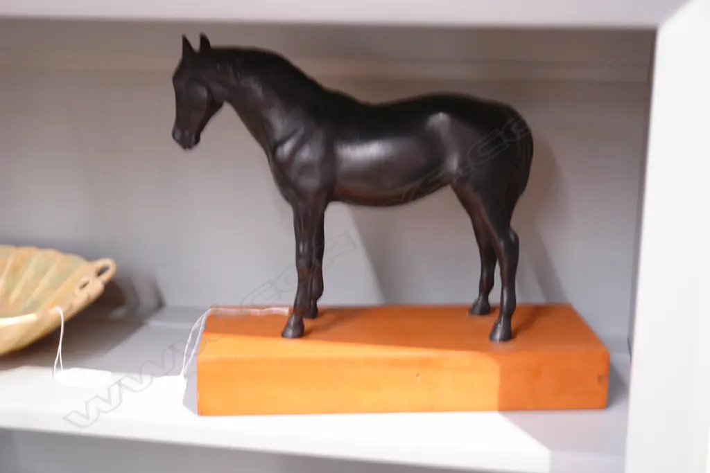 METAL HORSE ON KAURI BASE Image 1++