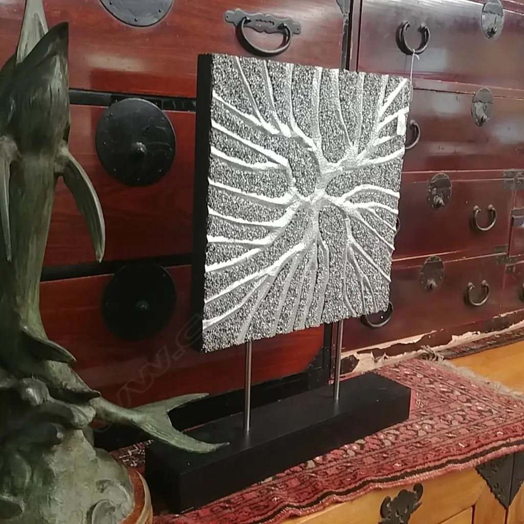 SILVER ART PIECE ON STAND Image 1++