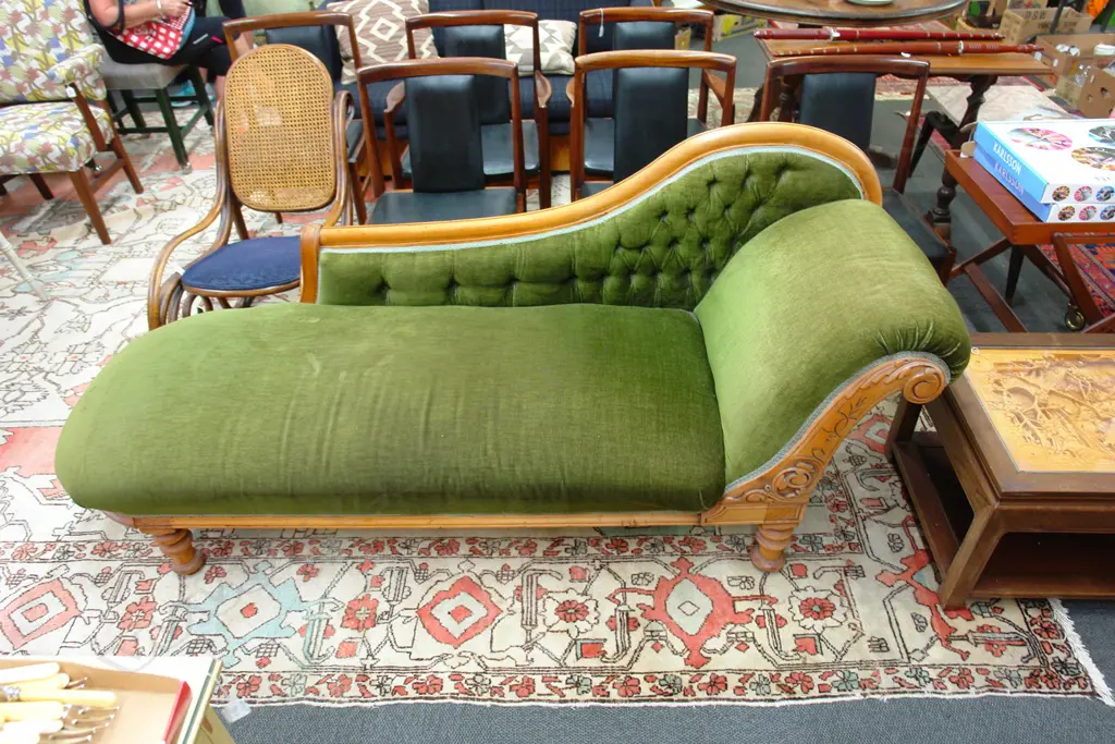 VICT CHAISE LOUNGE Image 1++