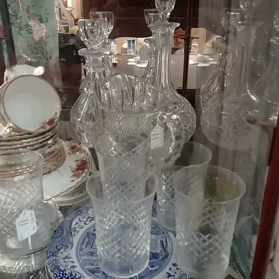ASST CRYSTAL DECANTERS,GLASSES ETC