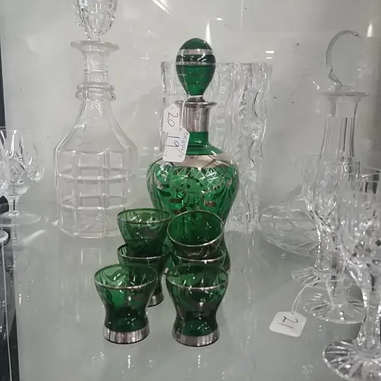 GREEN GLASS DECANTER + 6 GLASSES 