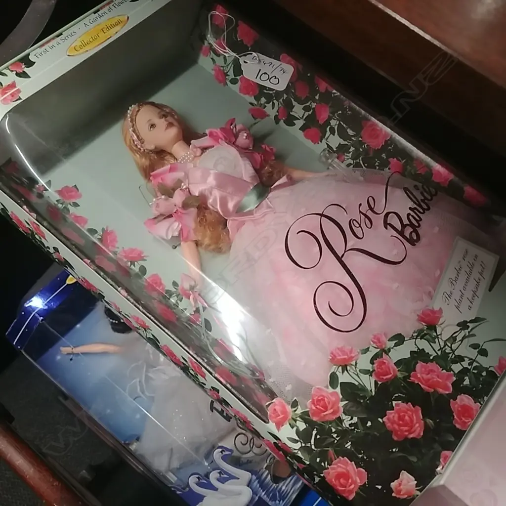 MATTEL BARBIE ROSE Image 1++