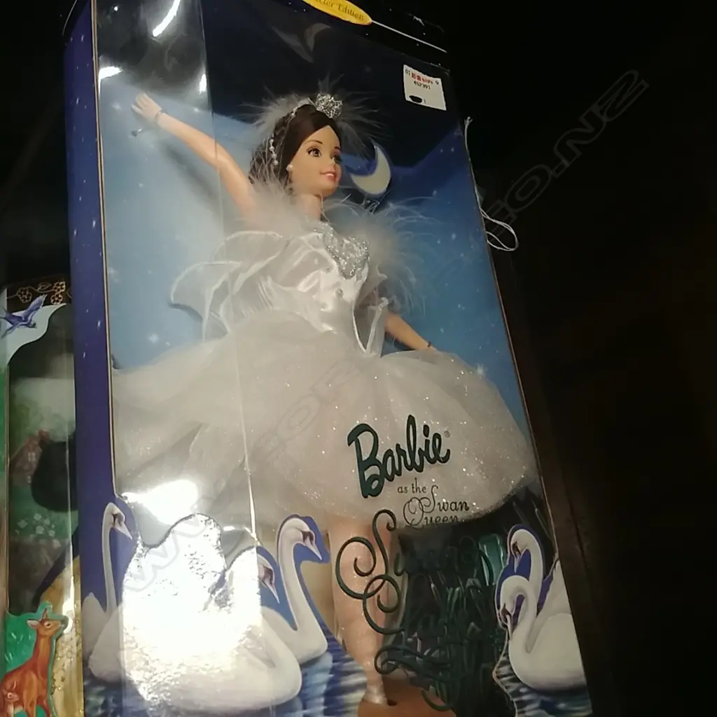 MATTEL BARBIE SWAN LAKE Image 1++